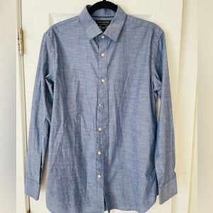 Banana Republic Men’s chambray men’s dress shirt. Medium (15-15.5”, 33-34”).